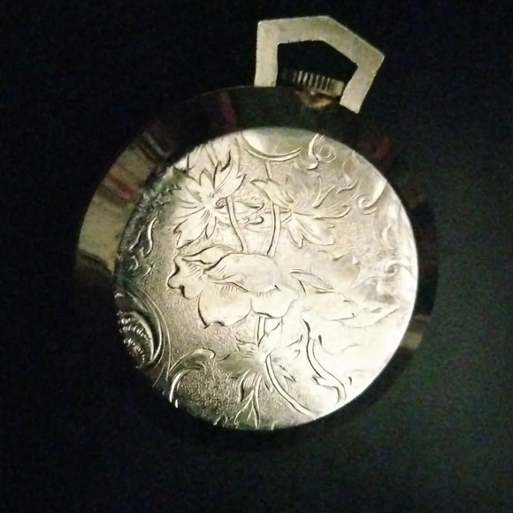 Pendant watch by Endura - Picture 5 of 7